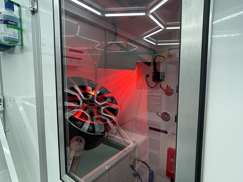 Alloy Wheel Repair Trailer Built-in Spray Room